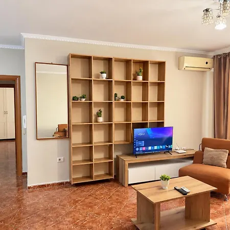 Apartament 2br L Big Balcony L Free Parking *