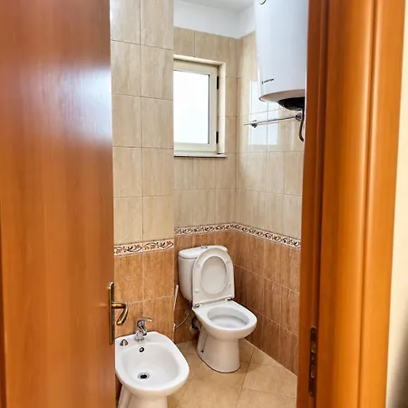 2br L Big Balcony L Free Parking Apartament